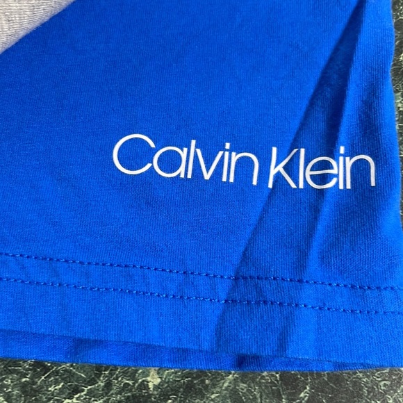Calvin Klein 100% cotton T-shirt set 2 black, 2 blue and grey size 7/8 - Picture 4 of 9